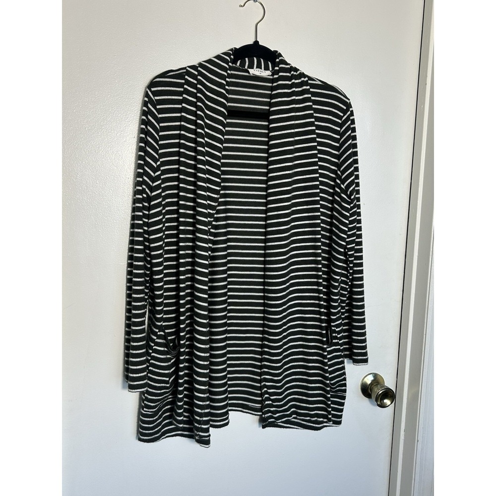 EVERLY Striped Open Front Cardigan Sweater Medium Gray White Long Sleeve Pockets